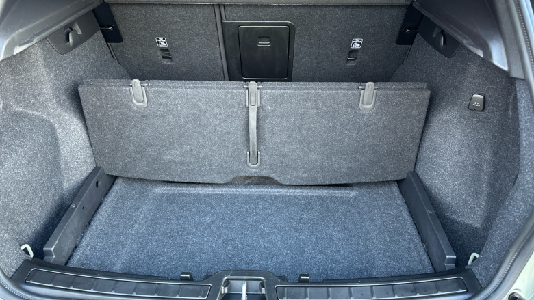 Volvo XC40 2.0 B4P Ultra Dark 5dr Auto Petrol Estate